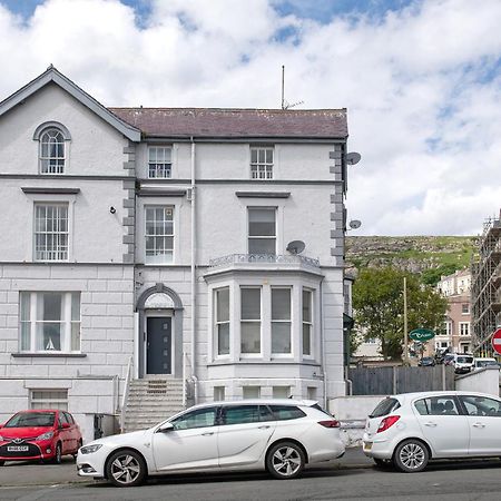 Abbey Road Boutique Holiday Apartment Лландидно Экстерьер фото