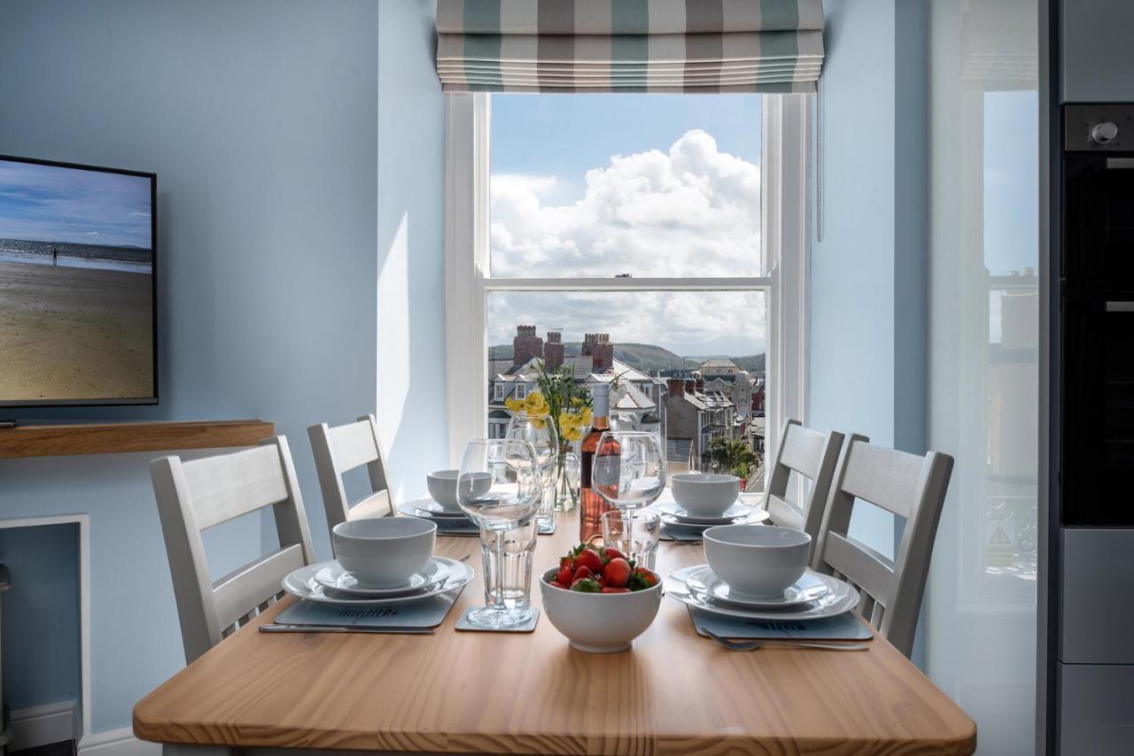 Abbey Road Boutique Holiday Apartment Лландидно Экстерьер фото